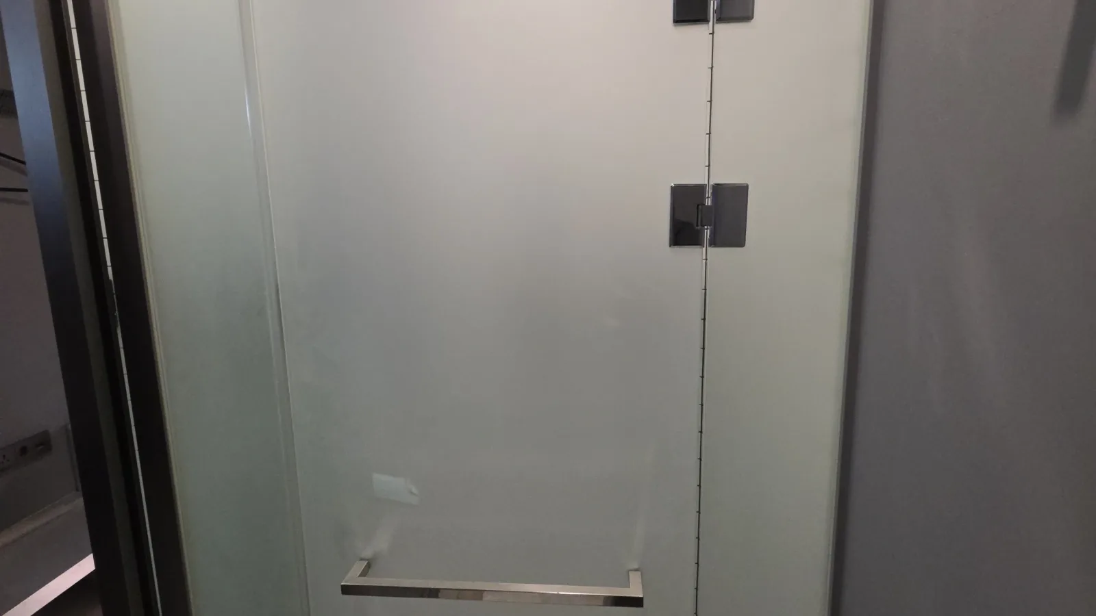 샤워파티션 파손교체 시공완료 사진